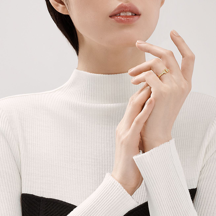 Tiffany T wire ring