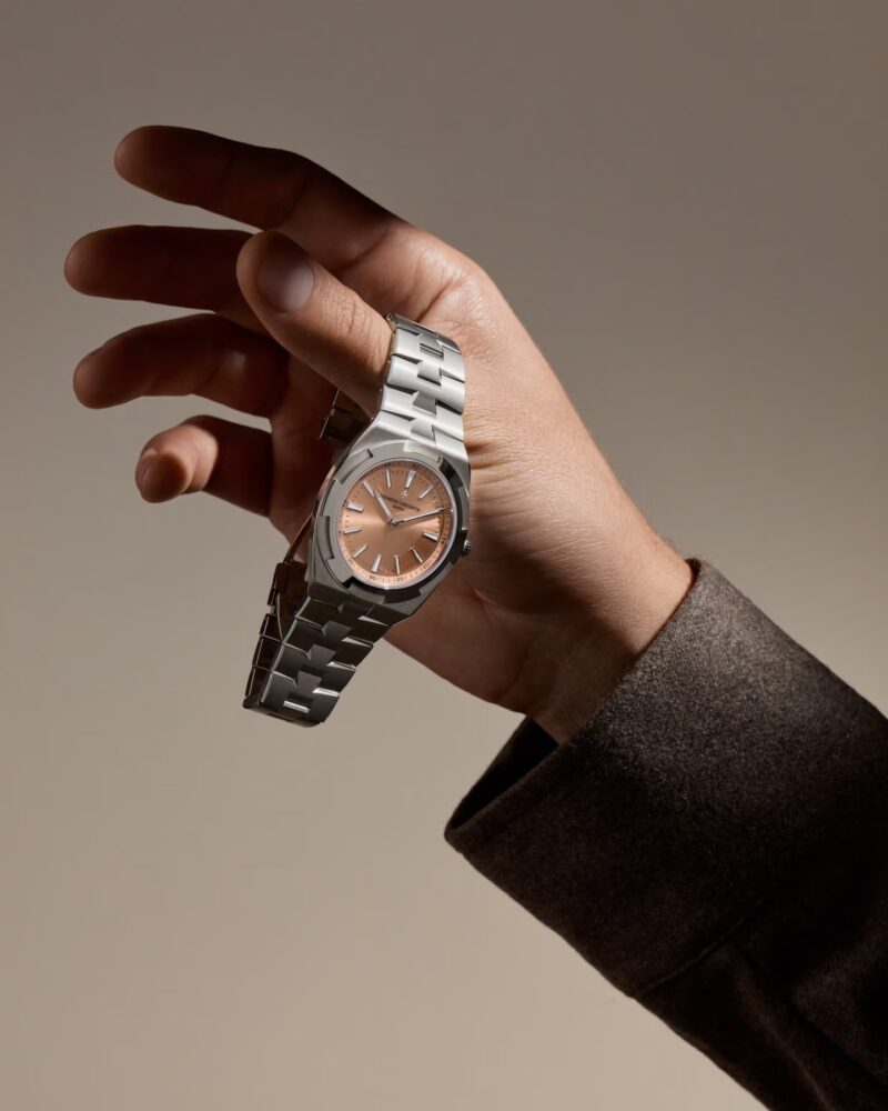 Vacheron Constantin Overseas Self-Winding Ultra-Thin salmon dial on the wrist