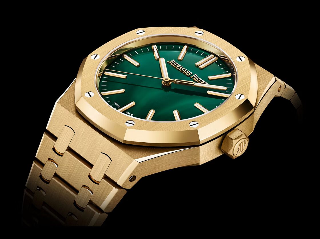 Audemars Piguet Royal Oak Malachite yellow gold angled case and bracelet