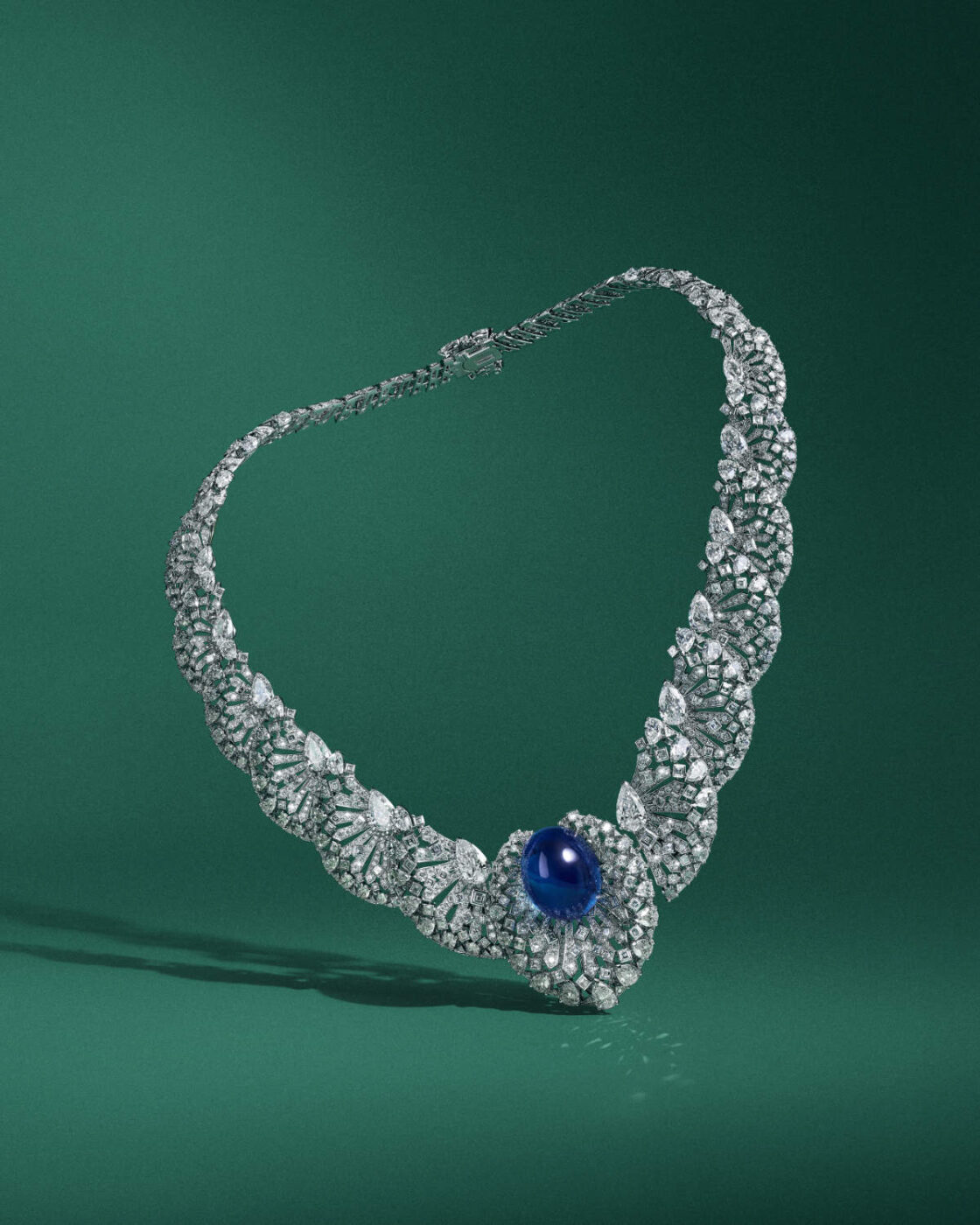 Cartier En Equilibre Pavocelle peacock necklace with 58.08 carat sapphire cabochon