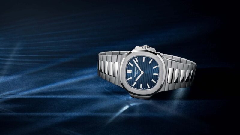 Patek Philippe Nautilus 50th Anniversary low profile bracelet view