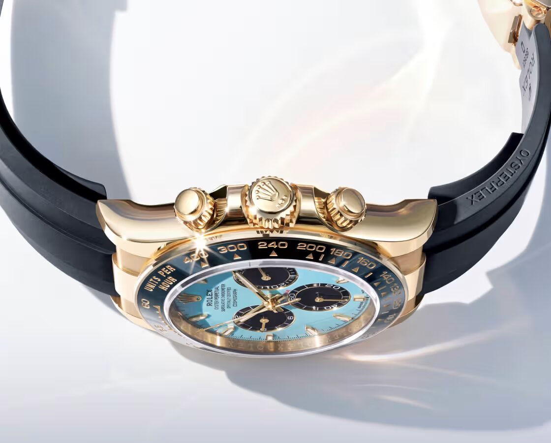 Rolex Cosmograph Daytona yellow gold Oysterflex light study