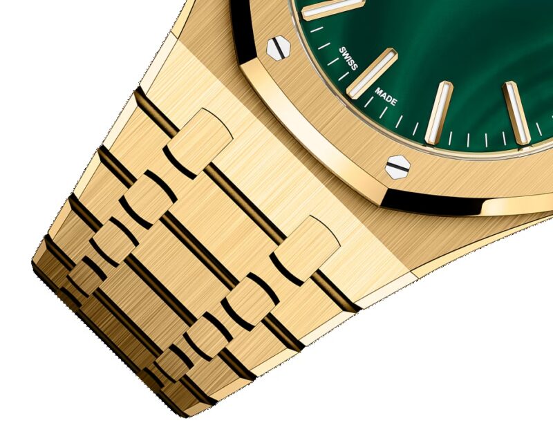 Audemars Piguet Royal Oak Malachite bracelet and case detail