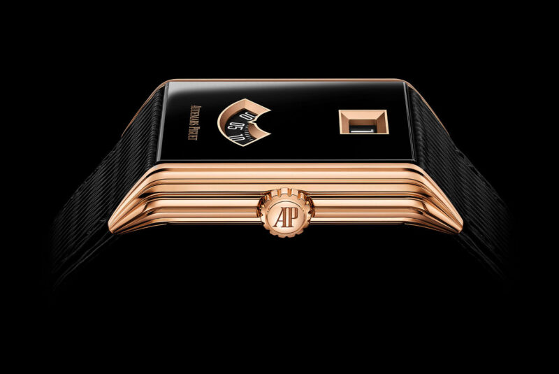 Side detail of the Audemars Piguet Neo Frame