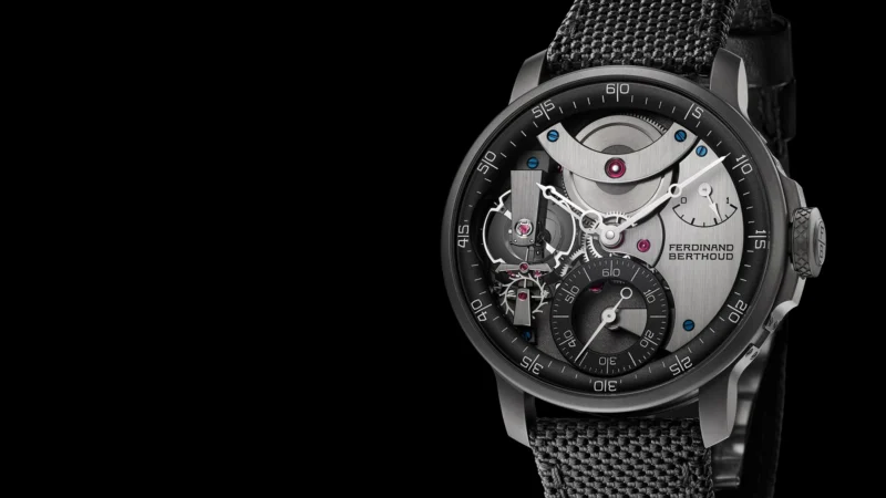 Three-quarter view of the FB 3SPC.4-1 on black fabric strap