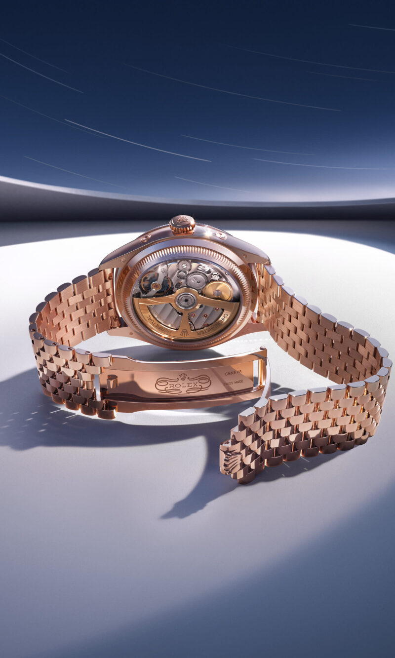 Everose Settimo, transparent caseback and bracelet