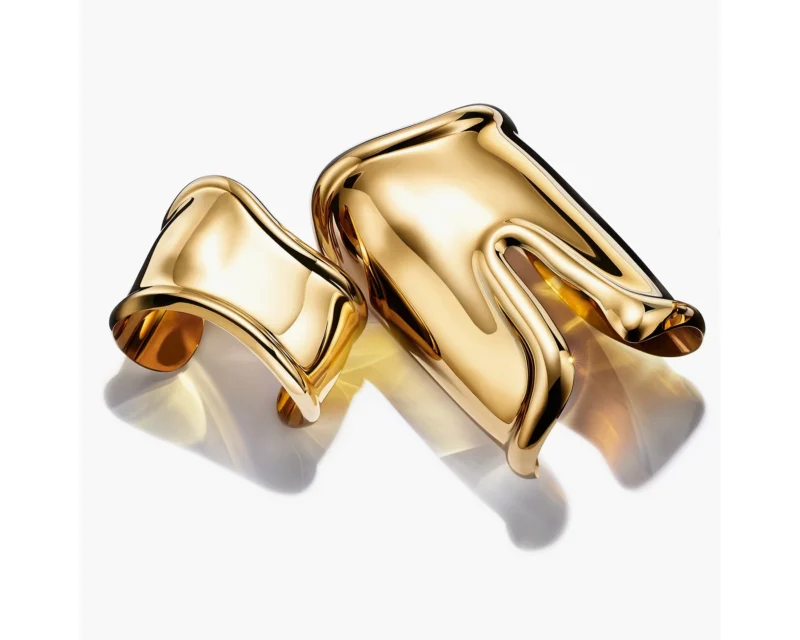 Elsa Peretti Bone cuff in motion on the arm