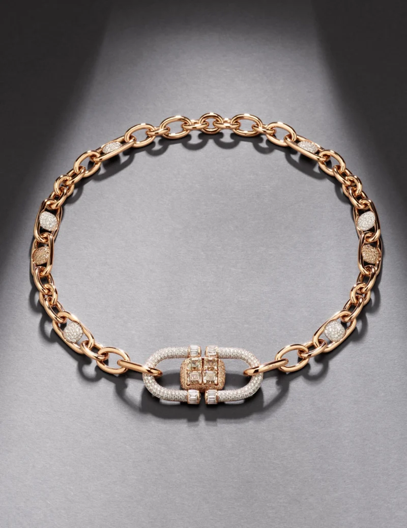 The finished Attache necklace, with its enlarged diamond-set central link.