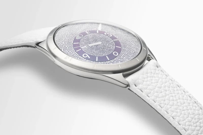 Ressence TYPE 9 JWE dial shifting from emerald to violet