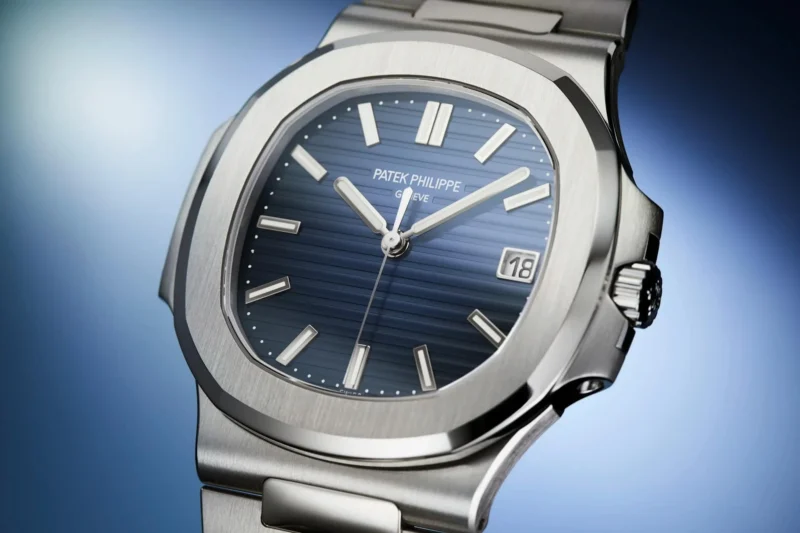 Case and dial detail of Nautilus reference 5811/1G-001