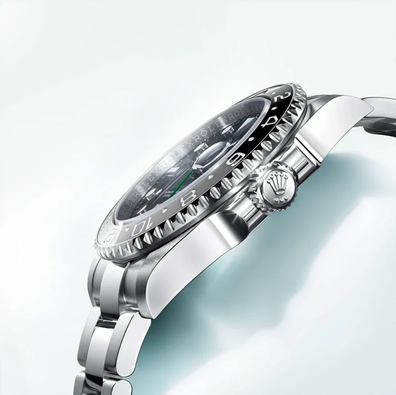 Case and crown profile of the Rolex GMT-Master II reference 126710GRNR